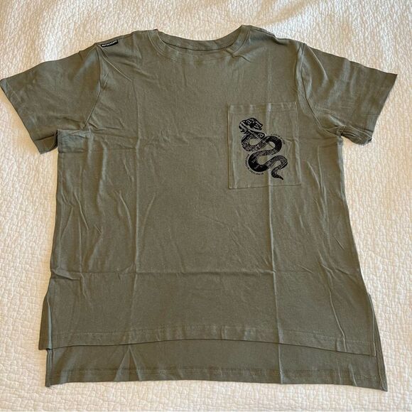 Taylor Swift Reputation Olive Green Snake Pocket Tee Medium - Picture 2 of 11